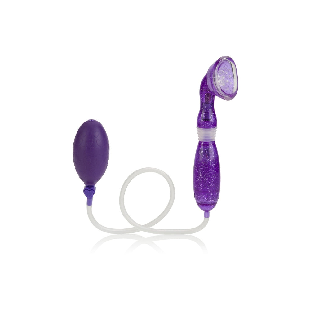Pompa Vacuum cu Vibratii CalExotics Pentru Clitoris Mov - Pompa Vaginala cu 3 Moduri Vibratii - Pompita cu valva de eliberare rapida - Maneca cu gadilitori