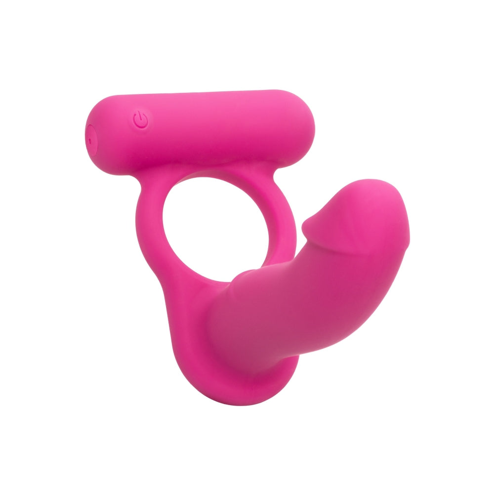 Inel Pentru Penis CalExotics Double Diver cu Dildo Vibrant - 9.5 cm, Roz - Inelul elastic sporeste rezistenta, sonda vibranta stimuleaza clitorisul, iar dildoul ofera o dubla stimulare - 12 Functii de vibratie, rezistent la apa, reincarcabil