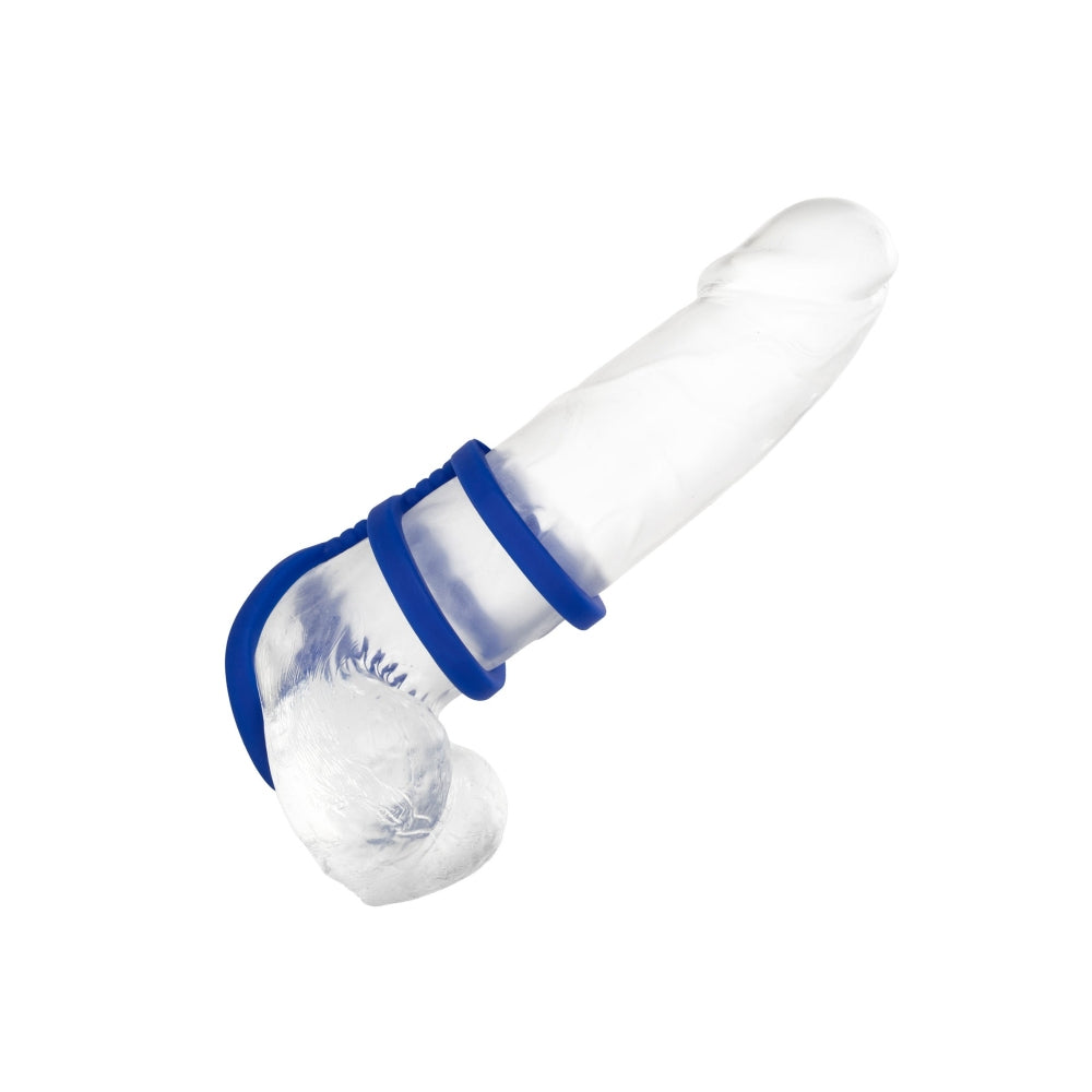 Inel triplu pentru penis CalExotics Admiral din silicon lichid cu suport multi-inele pentru rezistenta si stimulare, albastru