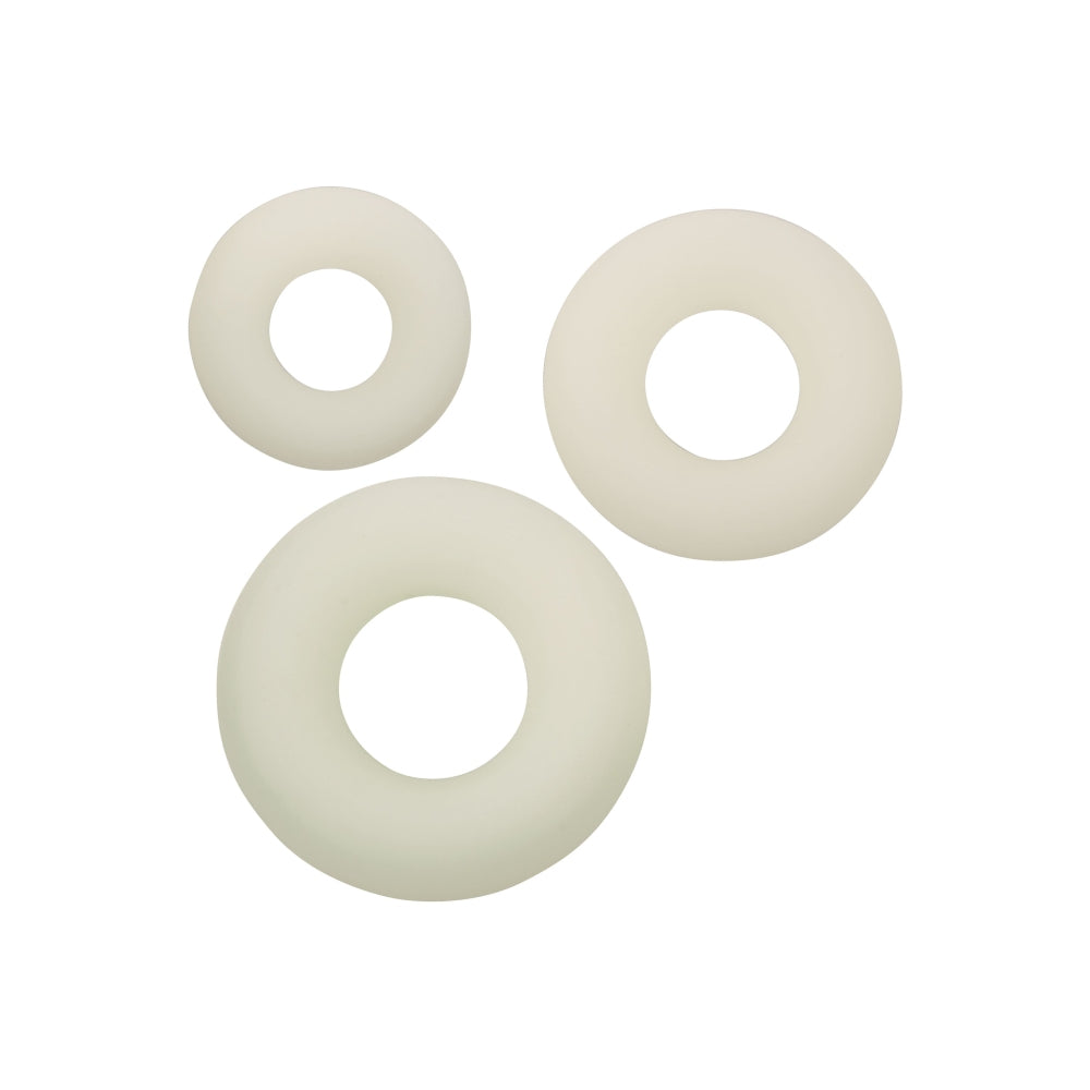 Inele CalExotics penis din silicon lichid Alpha Glow-In-The-Dark set 3 inele elastice impermeabile, Albe