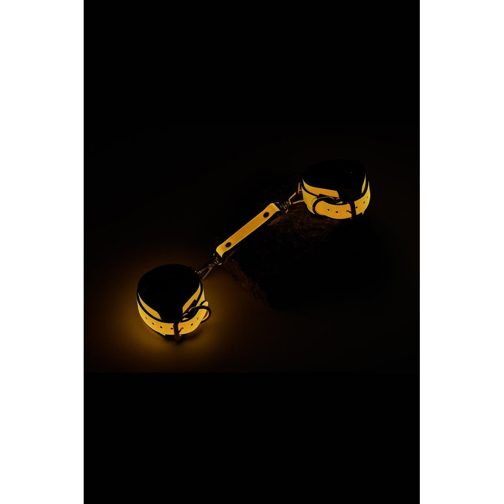Dreamtoys Catuse BDSM Bondage Stralucitoare in Intuneric cu Captuseala Moale si Lant Detasabil - Fetish si Bondage Reglabile pentru Jocuri BDSM
