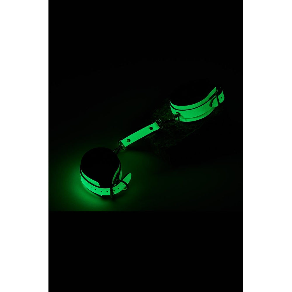 Catusi de glezna BDSM Bondage fosforescente ajustabile cu lant detasabil Dream Toys Radiant - accesorii BDSM cu captuseala moale si detalii din metal fara nichel