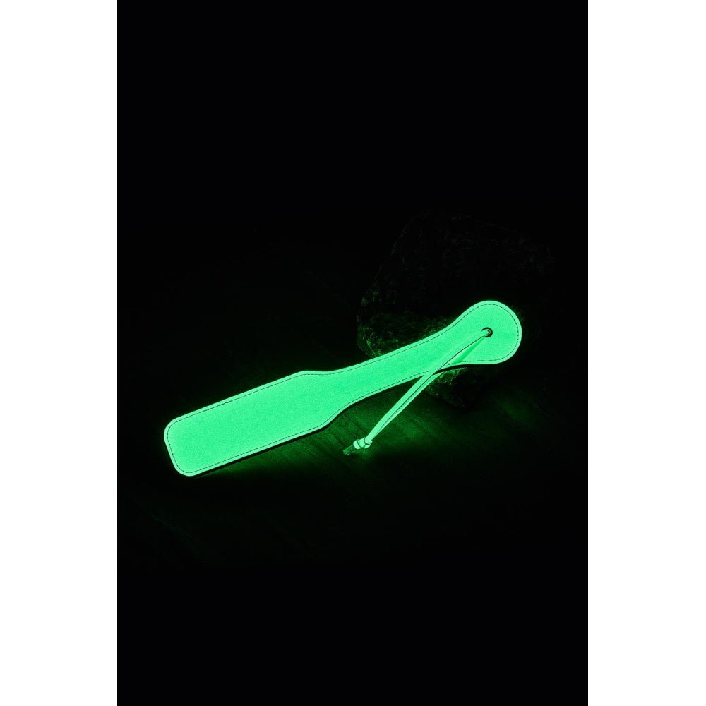 Paleta Spanking Fosforescenta BDSM/Fetis, Flexibila cu Cordon de Prindere, 32 cm Lungime - Dream Toys Radiant