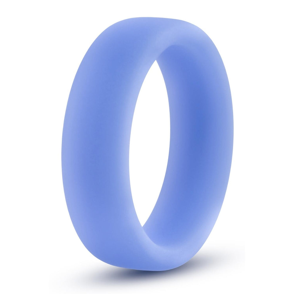 Inel penis Blush Novelties Performance Silicone Glo - Straluceste in intuneric - 1.5" latime - Se intinde pentru potrivire - Suprafata matasoasa UltraSilk nu ciupeste - Marire penis pentru barbati, cupluri - Albastru
