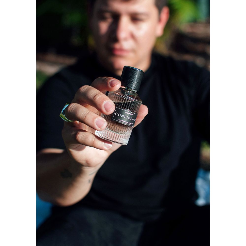 Parfum cu Feromoni Pentru Barbati Eye of Love 50 ml | Confidence | Pentru o atrage pe EA | vegan, cruelty free