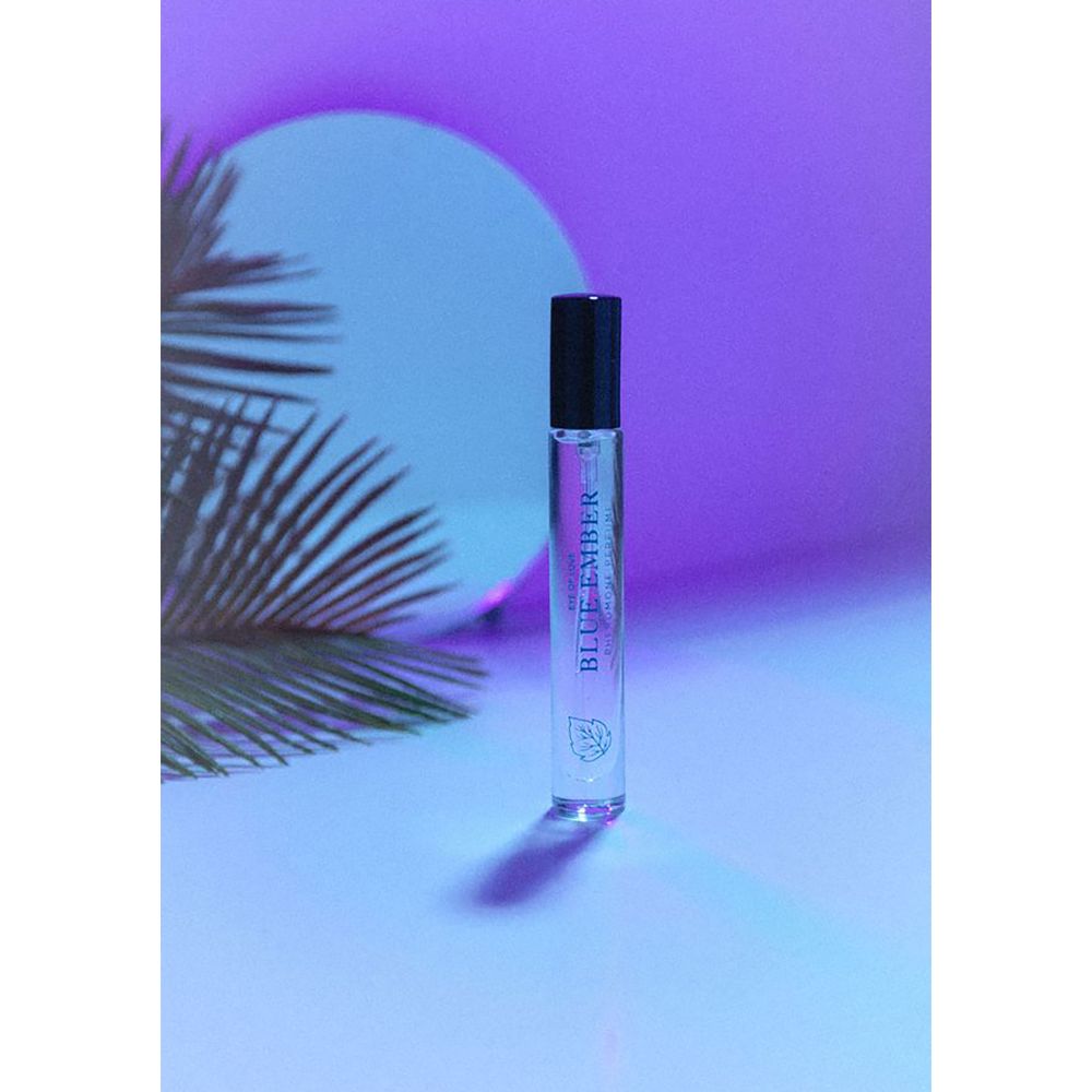 Parfum cu Feromoni Pentru Barbati Eye of Love Bloom 10 ml | Blue Ember | Pentru o atrage pe EA | vegan, cruelty free