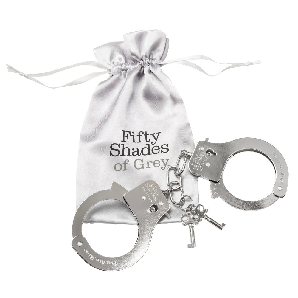 Catuse de Metal Fifty Shades of Grey You Are Mine - ideal pentru incepatori in explorarea jocurilor de bondage - include saculet din satin si 2 chei