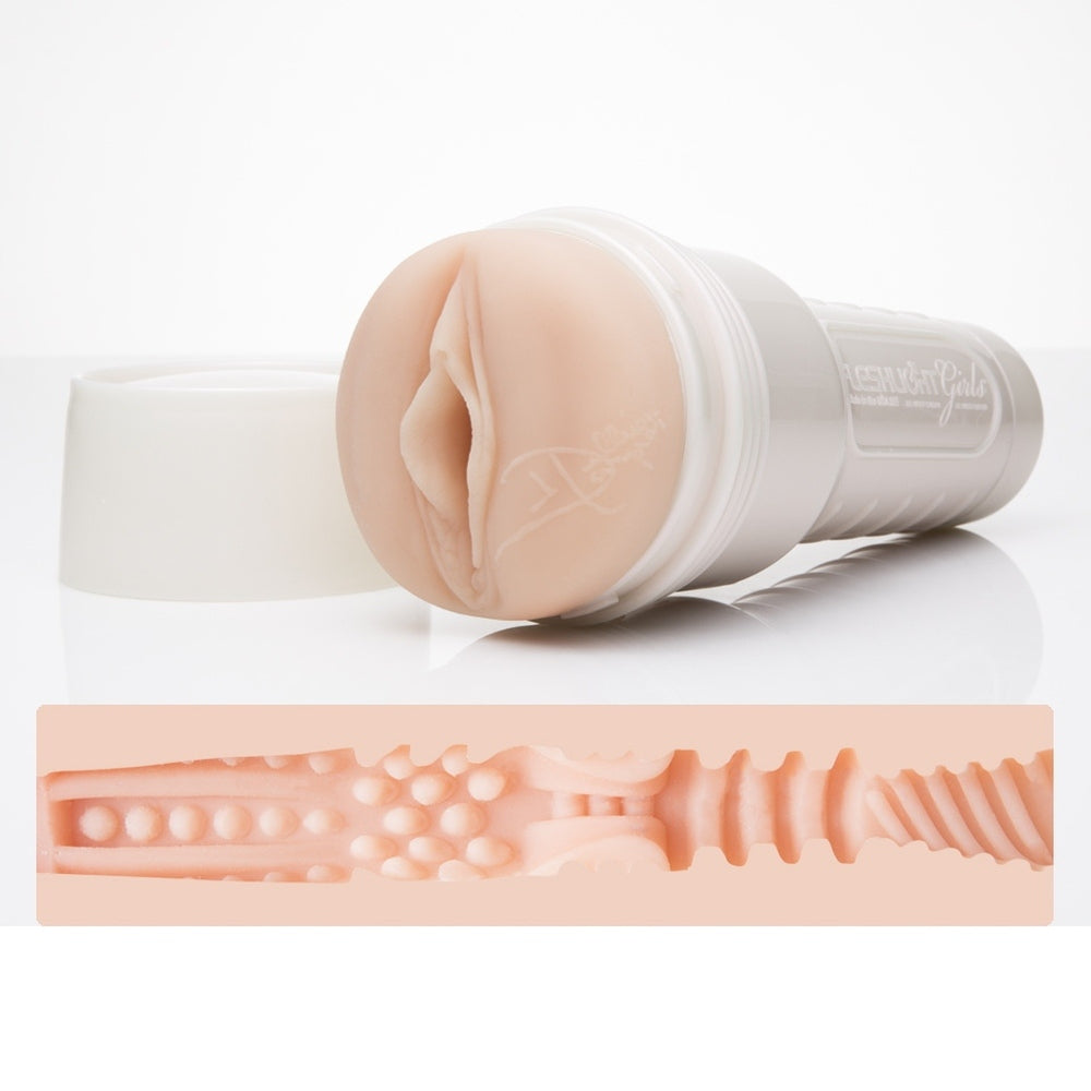 Masturbator Fleshlight Dillon Harper Crush - Material SuperSkin cu textura realista - carcasa discreta cu forma de lanterna -  maneca detasabila pentru curatare usoara - culoarea pielii, 25 cm