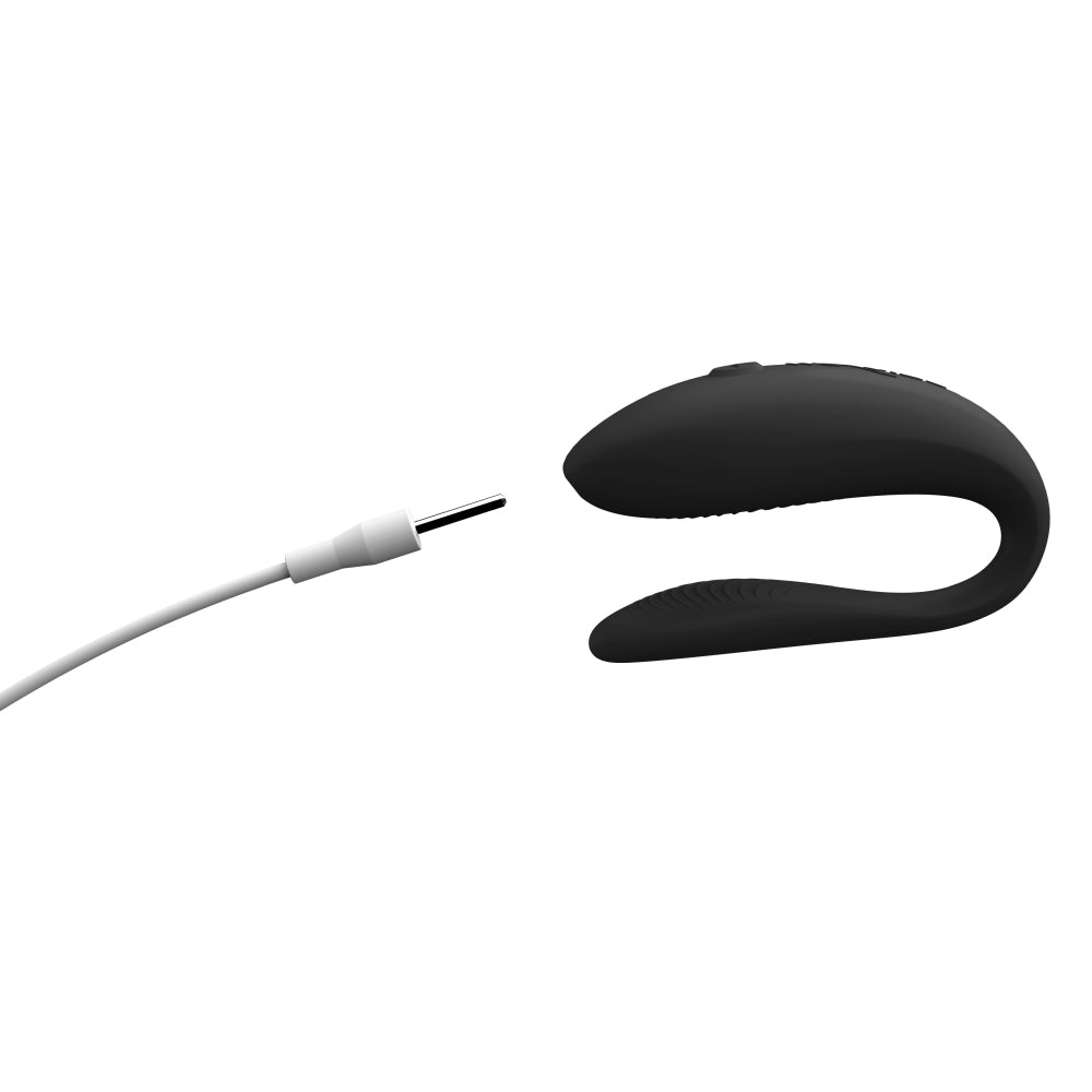 Set Cadou Sex Toys Fifty Shades of Grey Moving As One 3 Piese - Vibrator pentru cupluri We-Vibe Sync Lite, catuse din satin, ulei de masaj cu vanilie - ideal pentru a adauga o nota de lux in momente intime